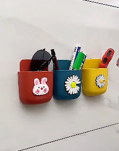 Cliente fijando alfombra con la cinta